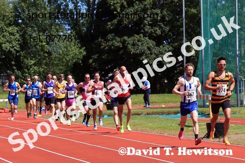 Mens 1500 metres, 2024 NE Masters Track and Field Champs., Monkton Stadium, Jarrow.  Photo: David T. Hewitson/Sports for All Pics
